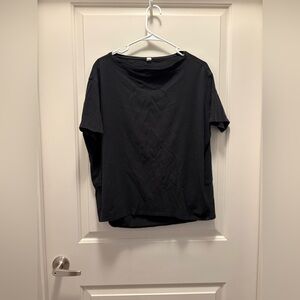 Lululemon basic black relaxed shirt size 6